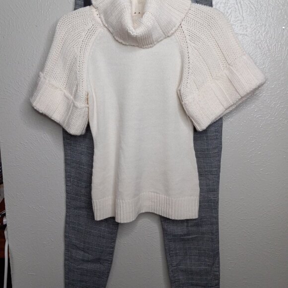 EXPRESS Cream Chunky knit sweater Size XS - Picture 8 of 9